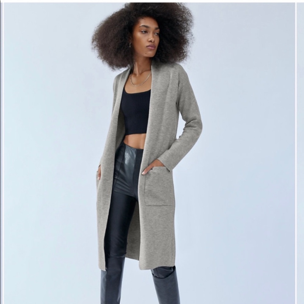 Aritzia Frida pleather leggings SIZE 6 but fits like a 8